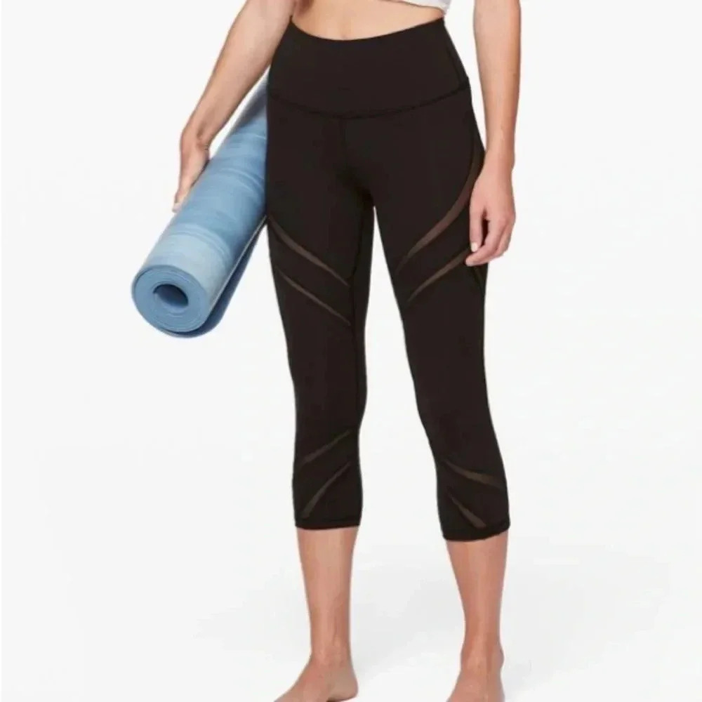 Lululemon Lululemon Wunder Under High-Rise
Crop 21" *Mesh
Black (First Release) - Picture 3 of 10